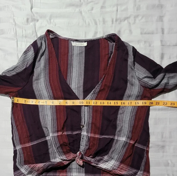 VOLCOM striped front tie blouse - Picture 4 of 6